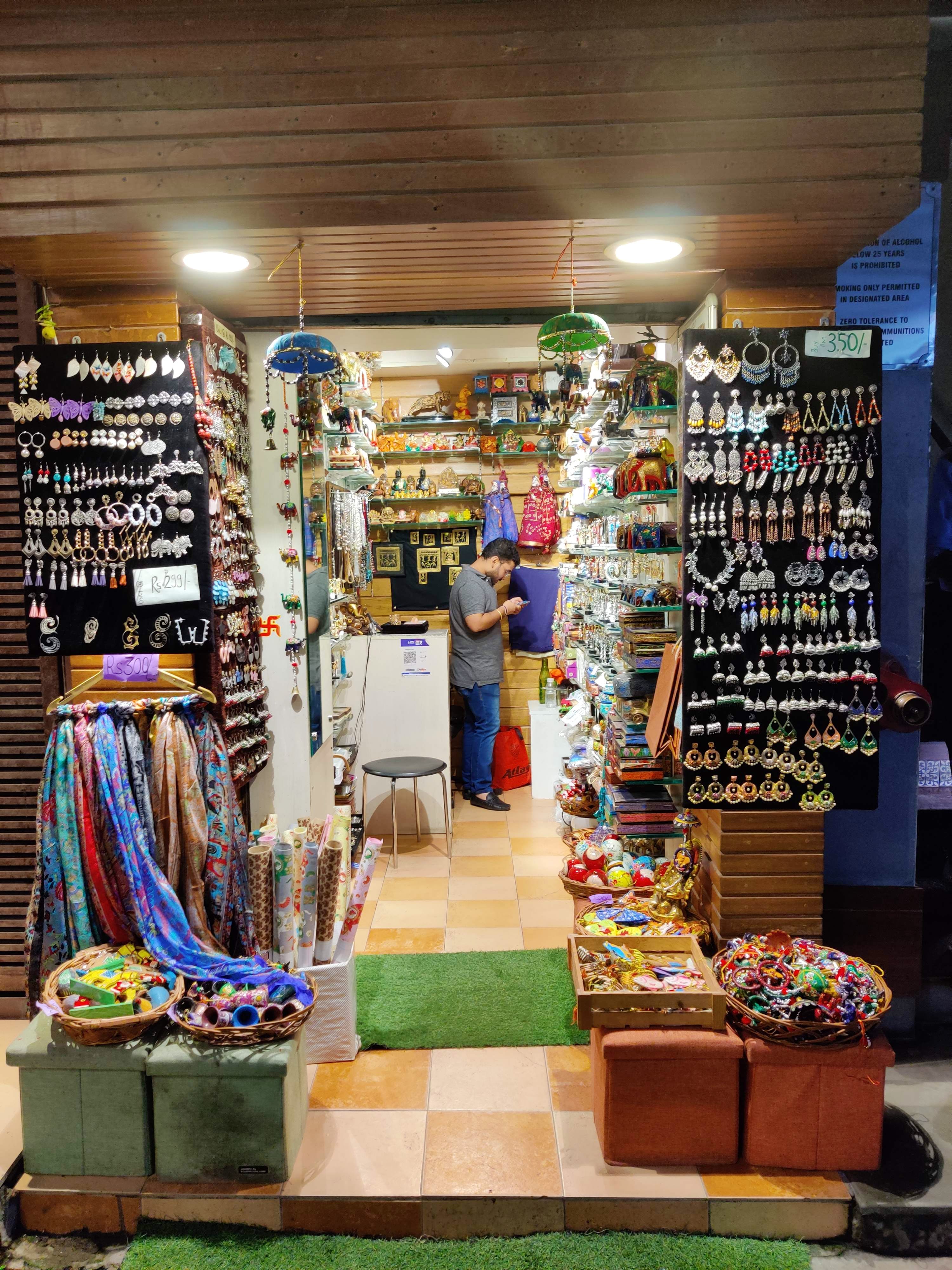 Jewellery shop in khan market sale