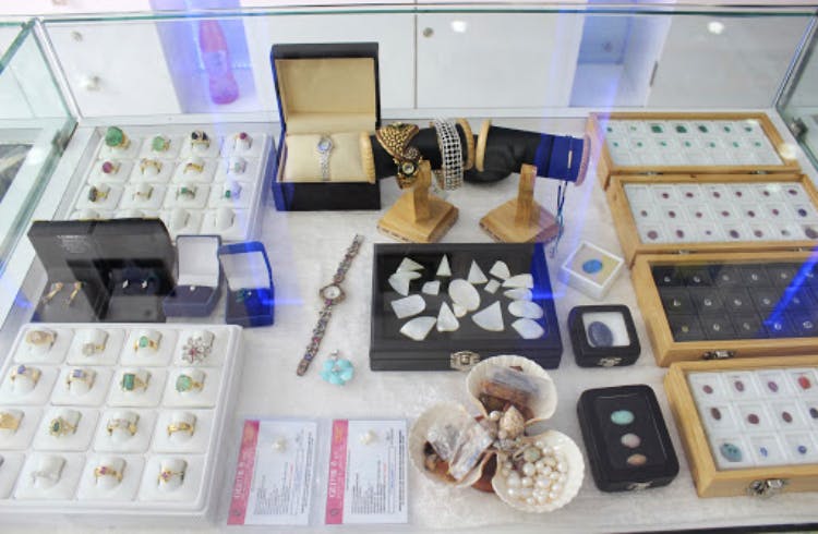 Mineral,Fashion accessory,Collection,Games