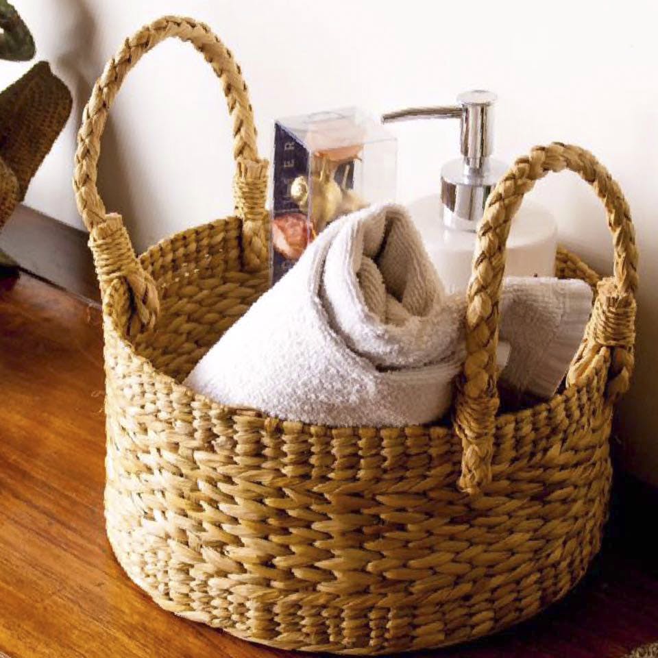 Basket,Picnic basket,Flower girl basket,Wicker,Storage basket,Home accessories,Gift basket