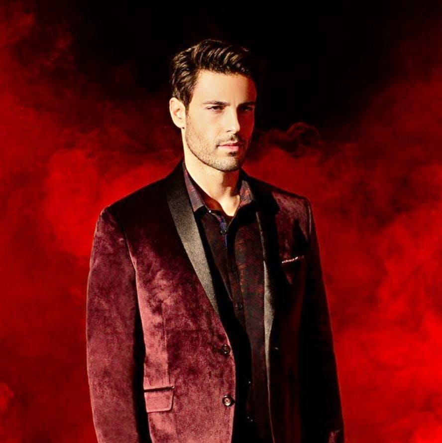 Suit,Red,Gentleman,Formal wear,Male,Fashion,Tuxedo,Outerwear,Actor,Facial hair