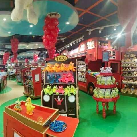 Toy,Grocery store,Interior design,Retail,Balloon,Supermarket,Building