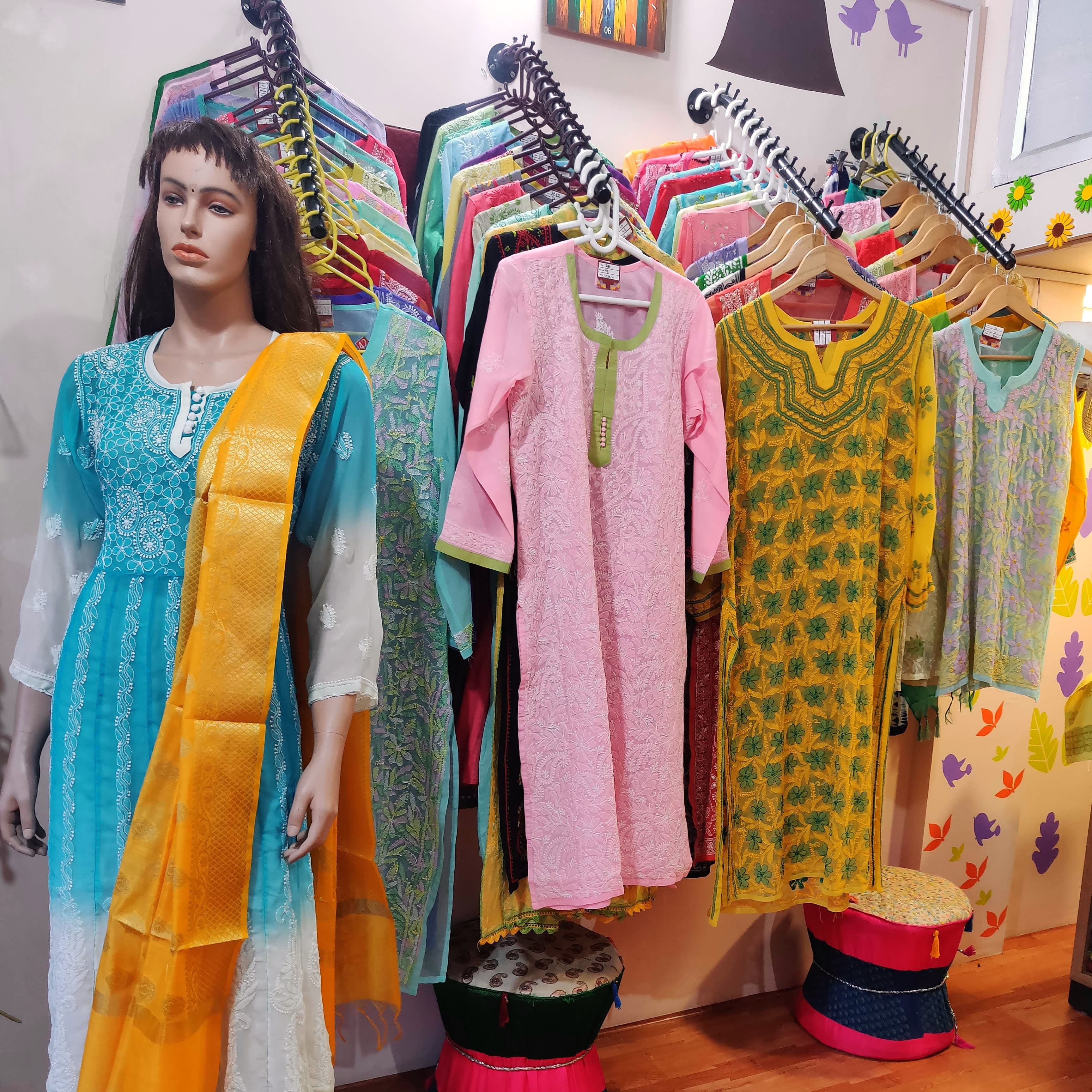 BEAUTIFUL ROSE DESIGN... - Lakhnavi Chikan Kurtis & Suits | Facebook