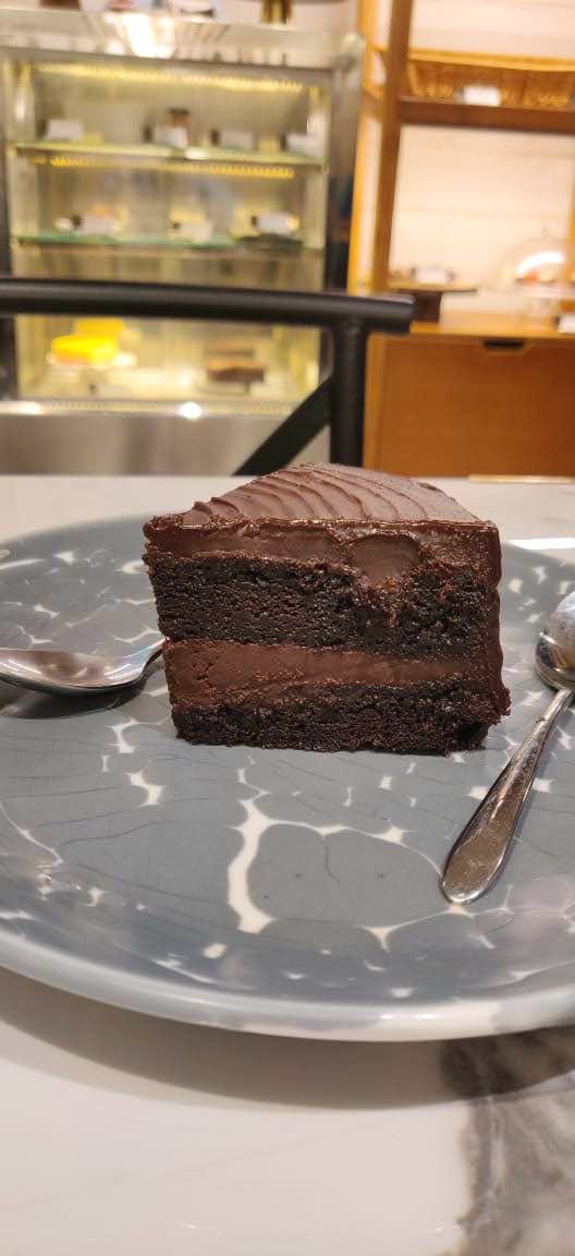 Food,Cake,Sachertorte,Chocolate cake,Dish,Dessert,Cuisine,Flourless chocolate cake,Chocolate,Baked goods
