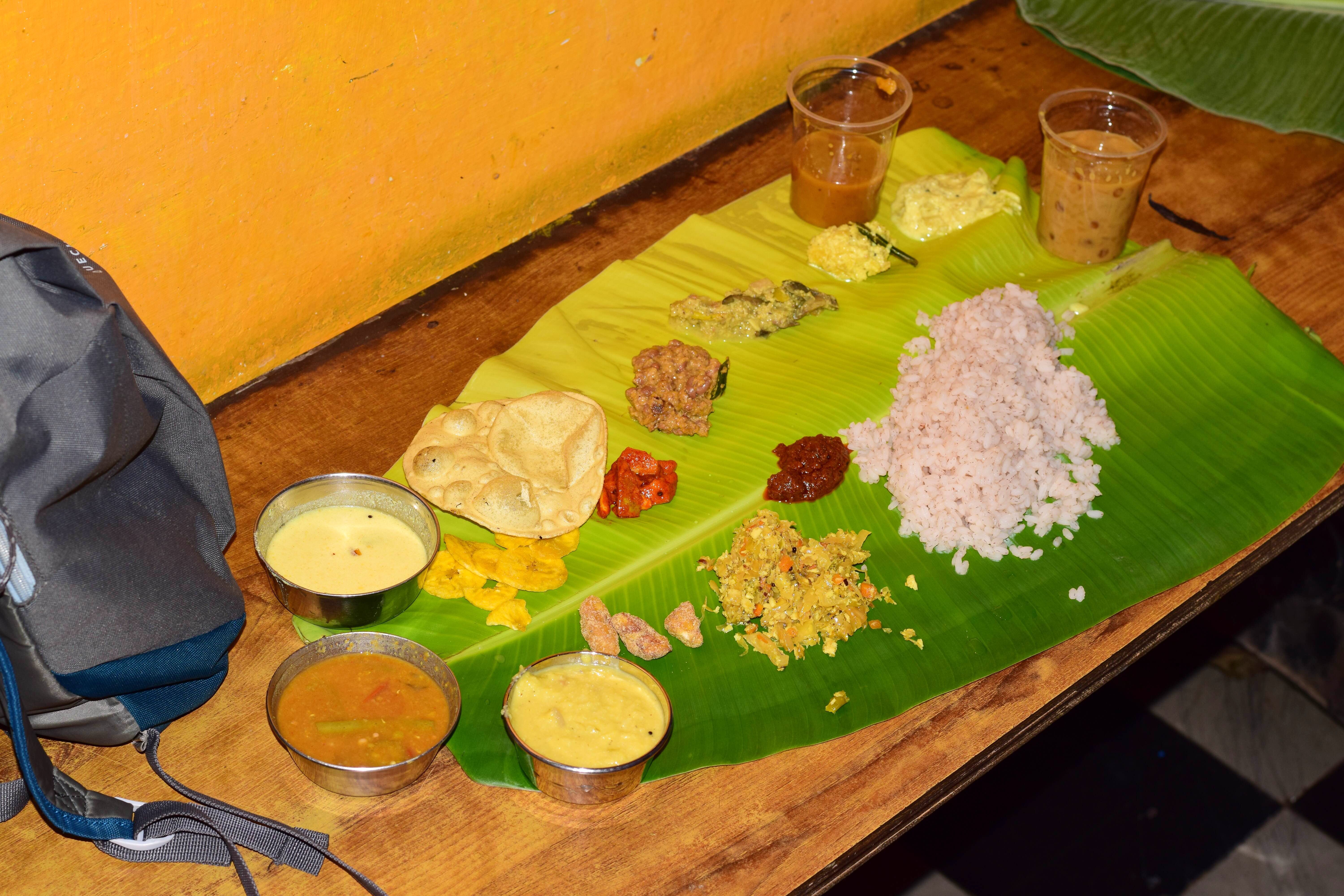 Sadya,Food,Dish,Cuisine,Vegetarian food,Banana leaf rice,Banana leaf,Indian cuisine,Rice,Tamil food
