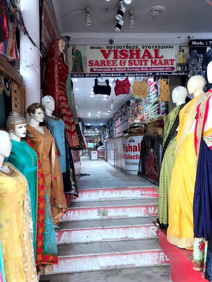 Boutique,Temple,Textile,Building,Shopping,Bazaar,Street,Retail,Sari
