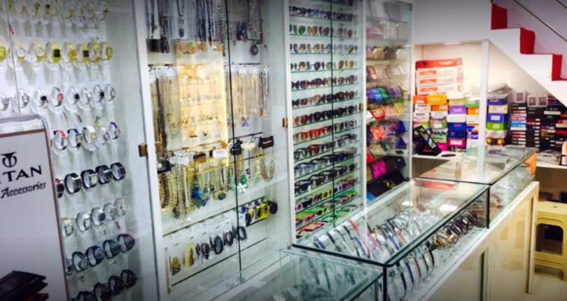 Product,Retail,Eyewear,Building,Outlet store,Display case,Glasses,Convenience store,Vision care