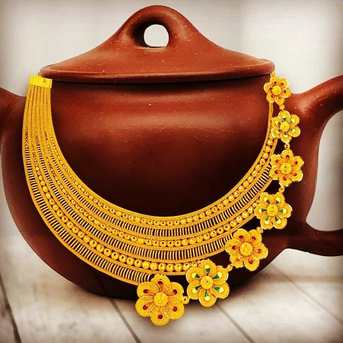 Yellow,Necklace,Teapot,Fashion accessory,Jewellery,Crochet,Jewelry making,Bead,Metal