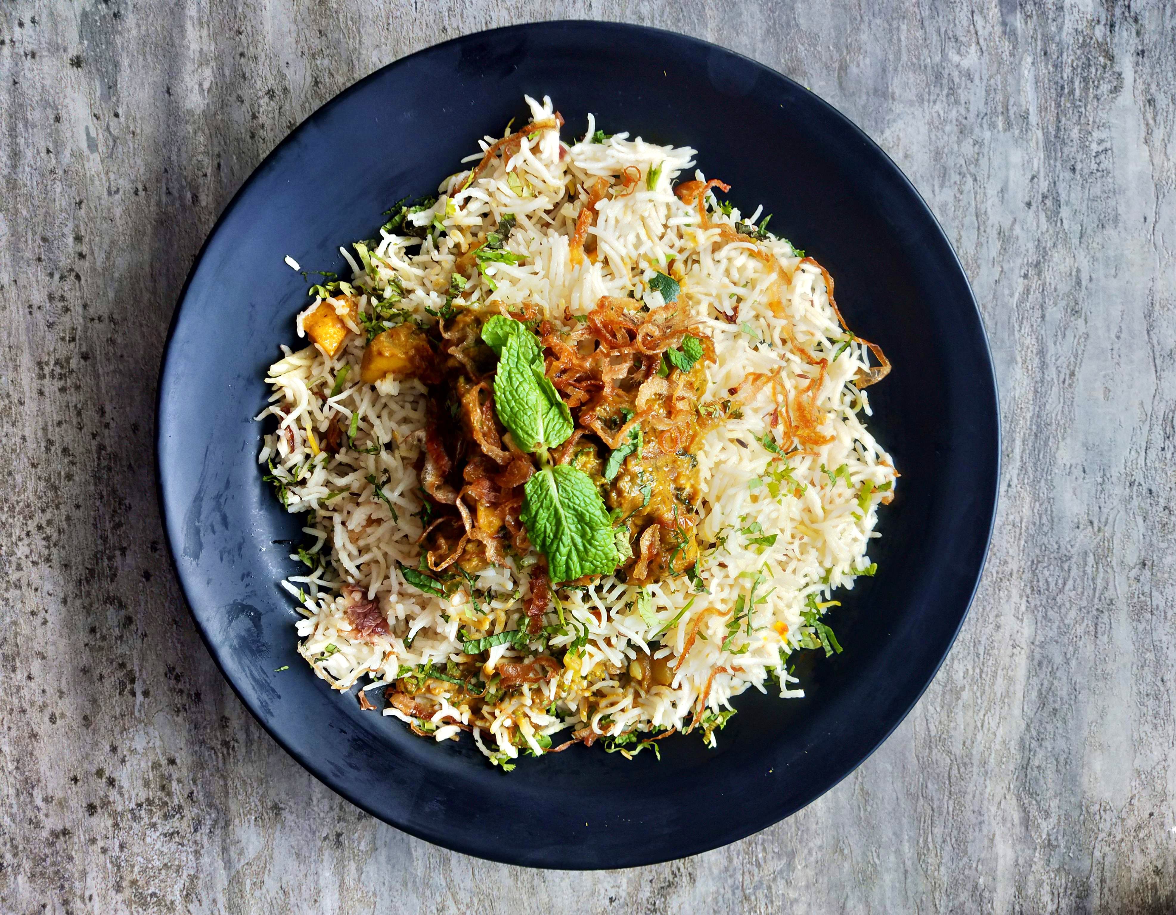 Dish,Cuisine,Food,Ingredient,Hyderabadi biriyani,Biryani,Produce,Recipe,Basmati,Pilaf