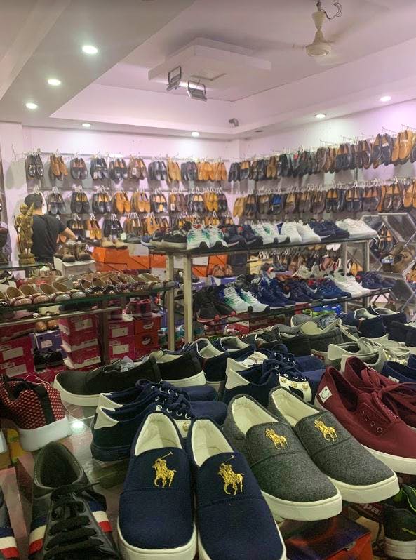 Shoes factory outlet outlet in noida