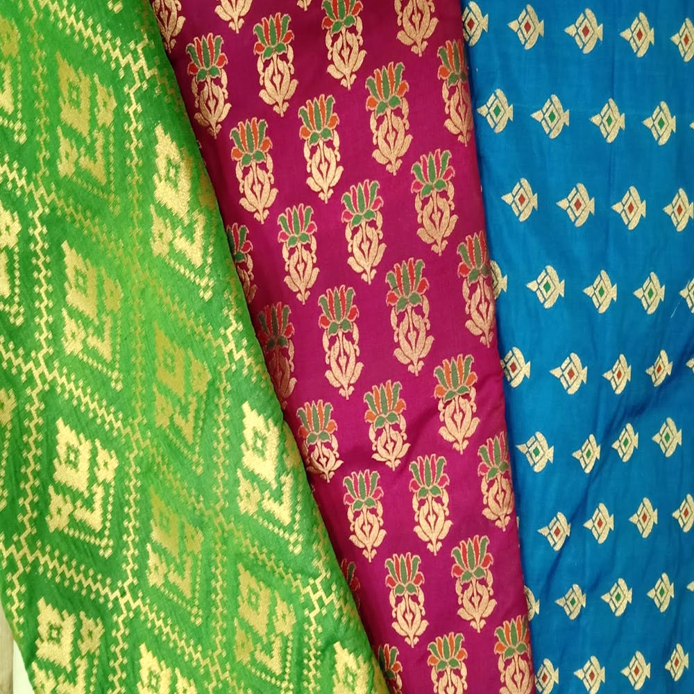 Green,Maroon,Pattern,Textile,Pattern,Magenta,Visual arts,Motif,Woven fabric