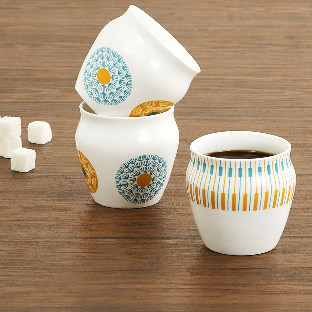 Porcelain,Ceramic,Tableware,Serveware,Cup,Drinkware,Cup,Dishware,Bowl,Egg cup