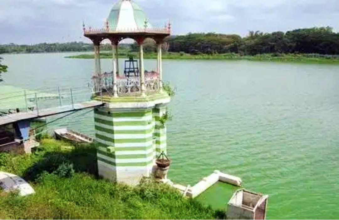 Water,Water resources,Reservoir,Tower,Observation tower,Lake,Real estate,Roof,Hill station,Nonbuilding structure