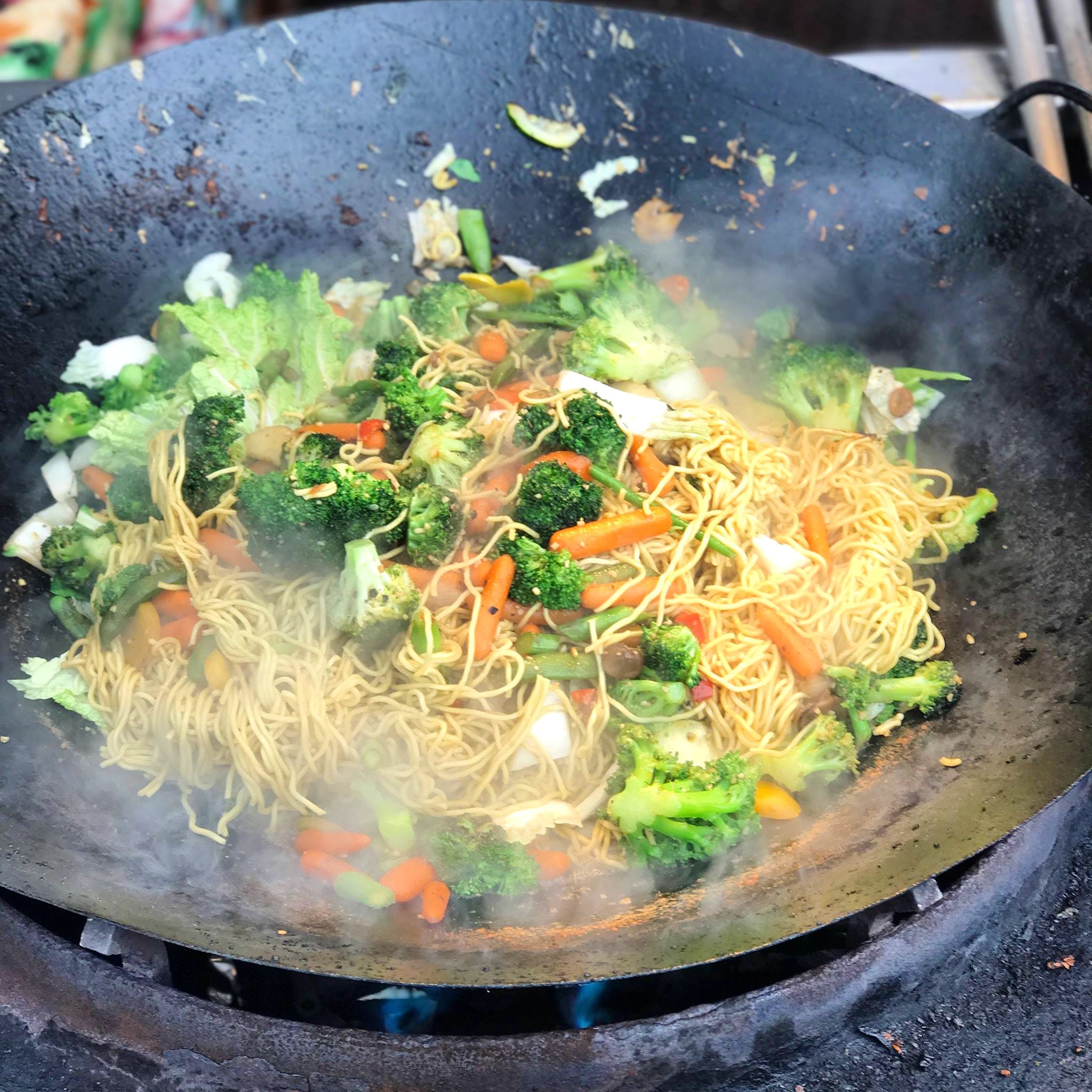 Food,Dish,Cuisine,Wok,Cookware and bakeware,Ingredient,Recipe,Vegetarian food,Stir frying,Thai food