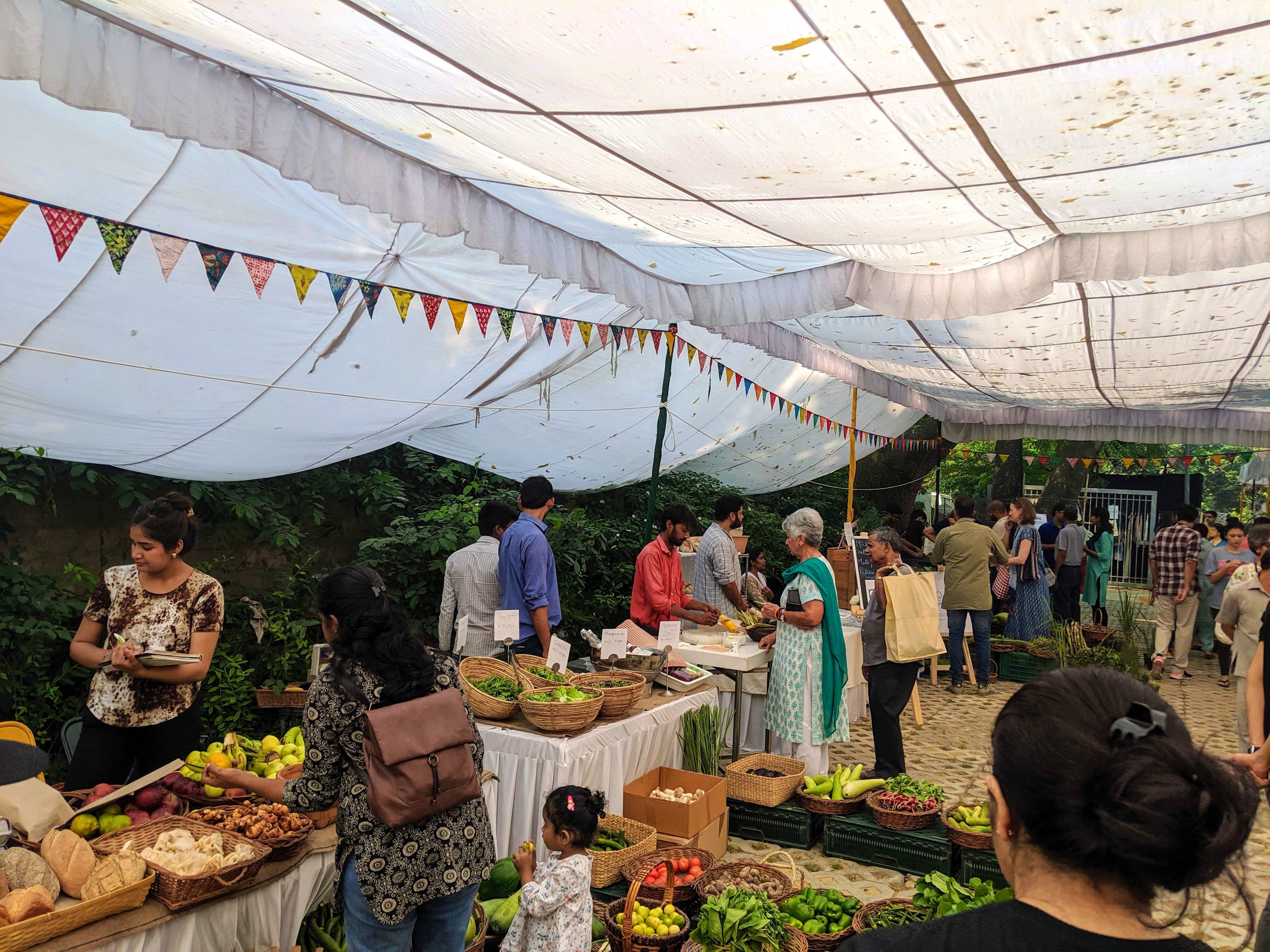 Marketplace,Local food,Market,Public space,Community,Selling,Event,Bazaar,City,Plant