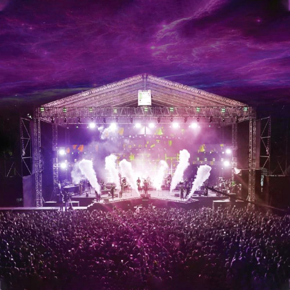 Stage,Purple,Sky,Performance,Entertainment,Light,Concert,Music venue,Violet,Lighting