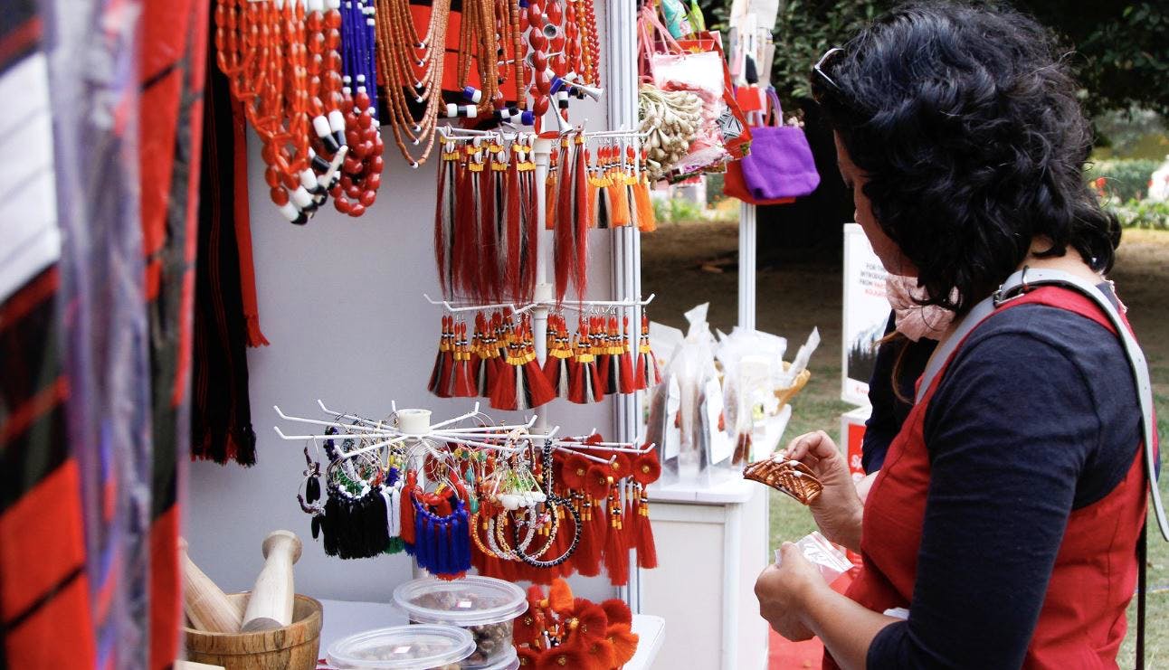 Red,Public space,Selling,Tradition,Market,City,Temple,Fashion accessory,Bazaar,Glass