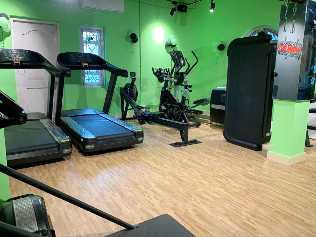 Oxyzone Fitness Gym LBB, Kolkata