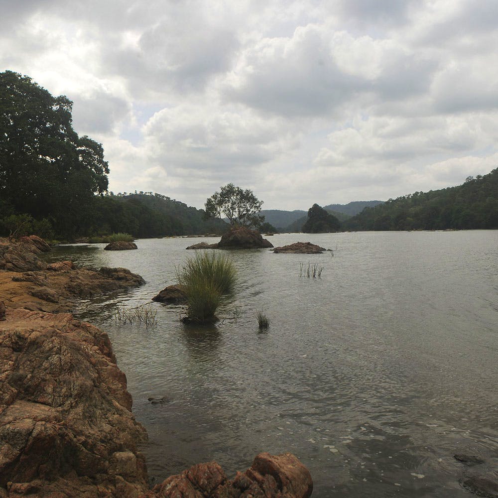 Body of water,Water resources,Water,Loch,River,Lake,Lake district,Sky,Reservoir,Natural landscape