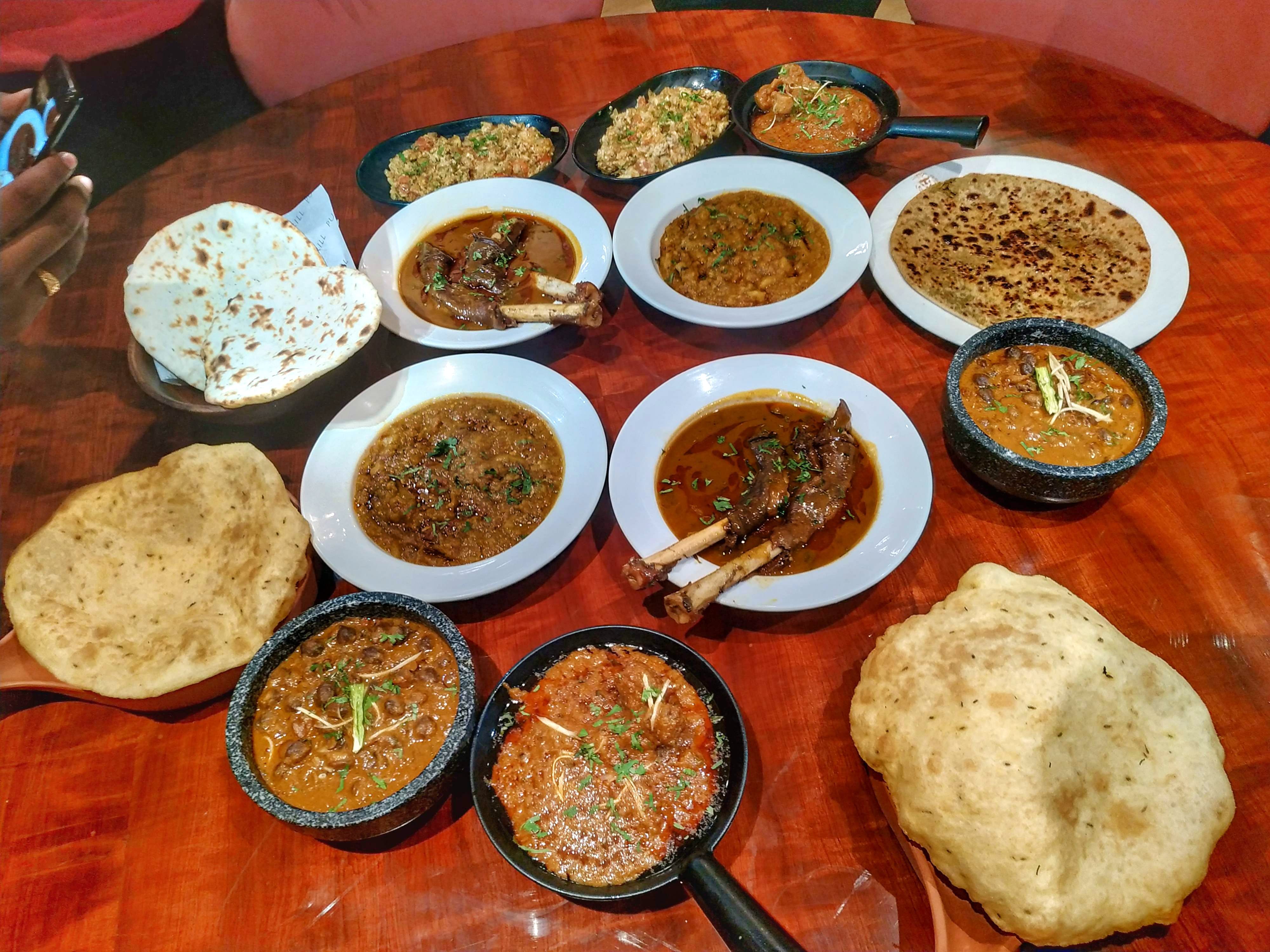 Dish,Food,Cuisine,Ingredient,Meal,Indian cuisine,Vegetarian food,Punjabi cuisine,Sindhi cuisine,Produce