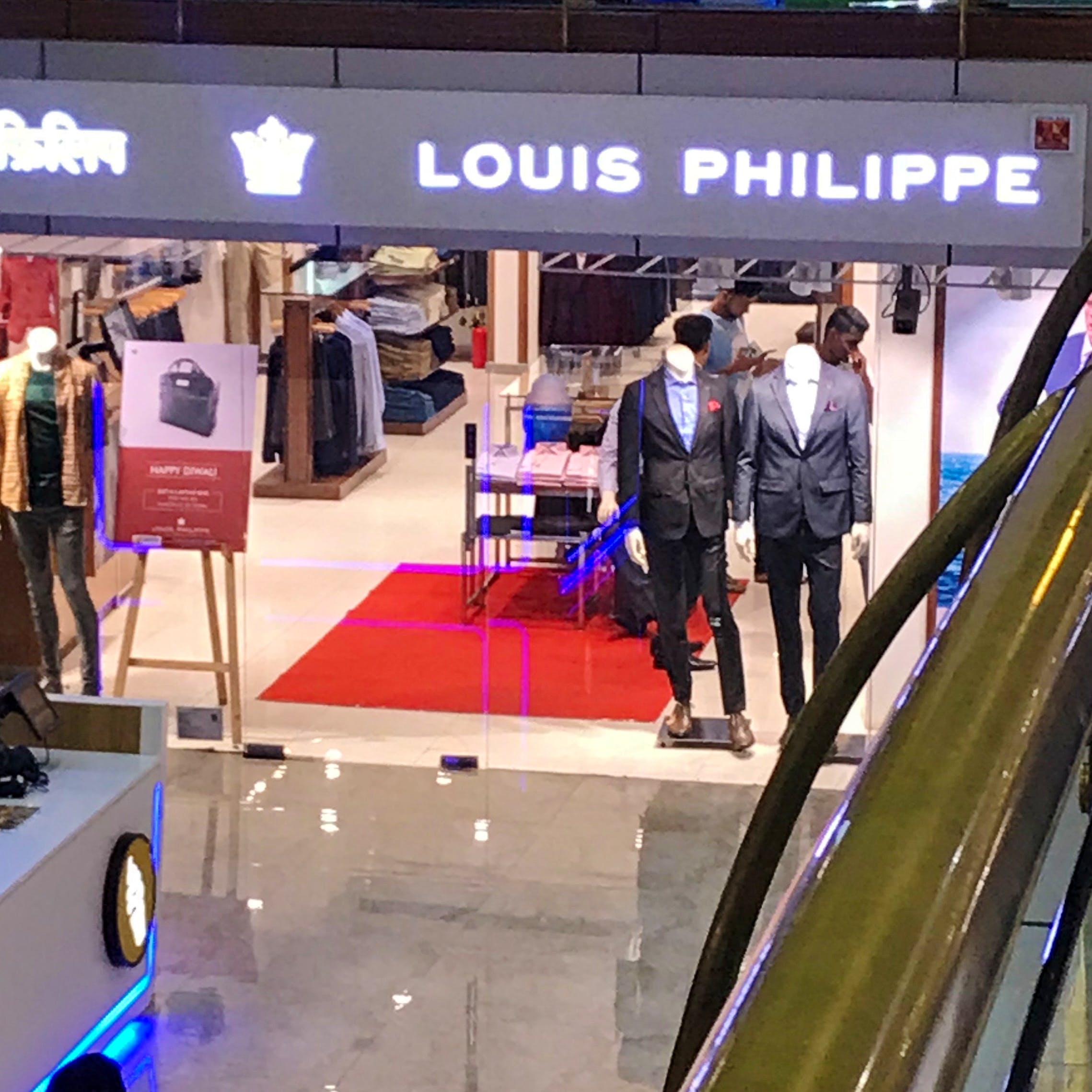 Louis Philippe Ambuja Mall Raipur - SPRING SUMMER-2019 ALL NEW