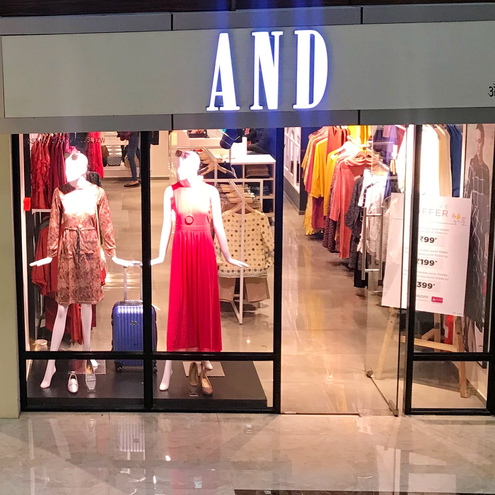 Boutique,Clothing,Display window,Fashion,Outlet store,Pink,Dress,Retail,Display case,Display device