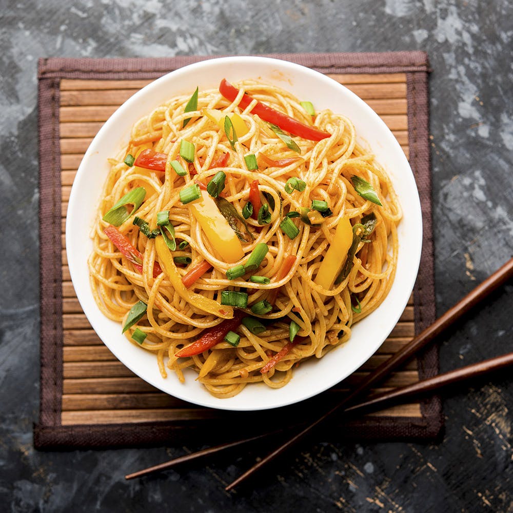 Dish,Food,Cuisine,Noodle,Fried noodles,Chinese noodles,Chow mein,Lo mein,Ingredient,Spaghetti