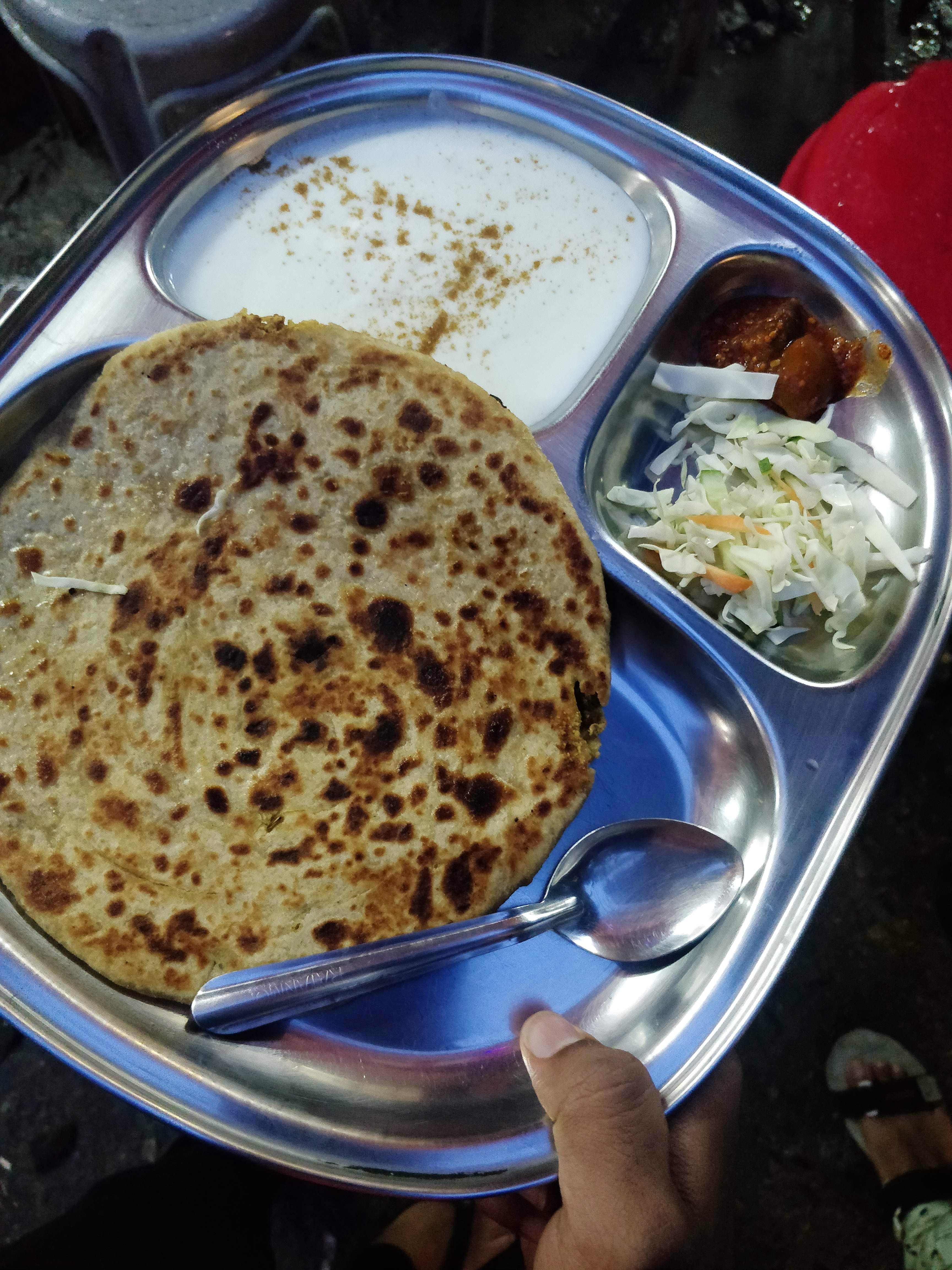 Dish,Food,Cuisine,Naan,Roti,Ingredient,Chapati,Flatbread,Paratha,Punjabi cuisine