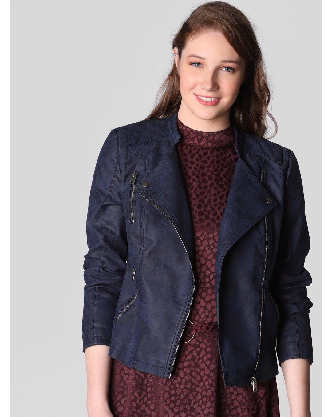 Clothing,Jacket,Leather,Leather jacket,Outerwear,Top,Blazer,Sleeve,Textile,Neck