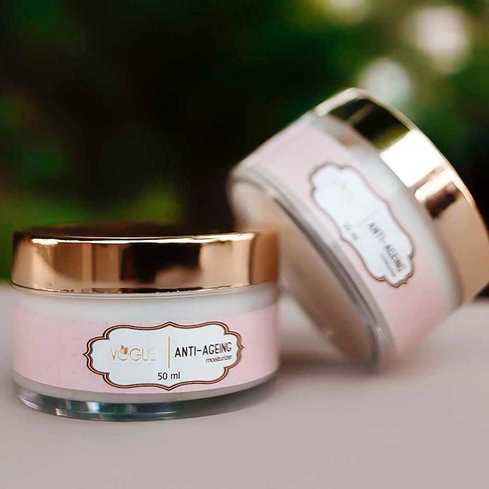 Product,Skin,Beauty,Pink,Cream,Material property,Skin care,Hand,Fashion accessory,Cream