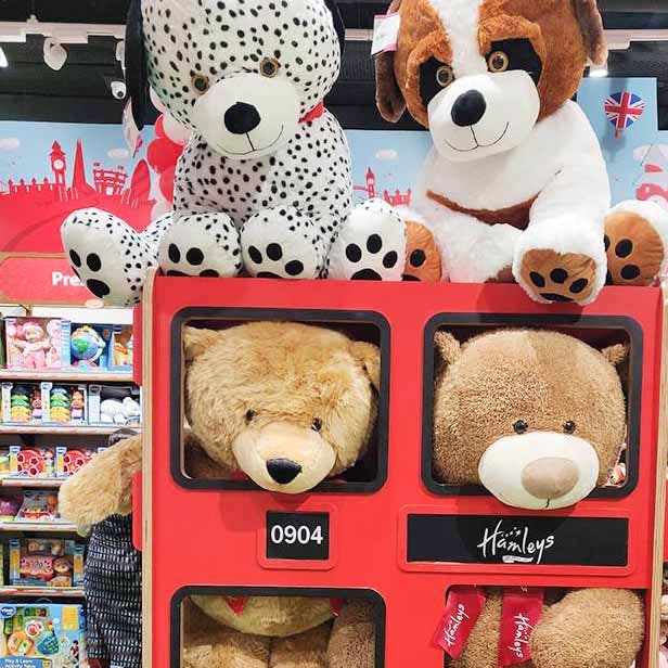 Stuffed toy,Toy,Plush,Teddy bear,Font,Textile,Bear