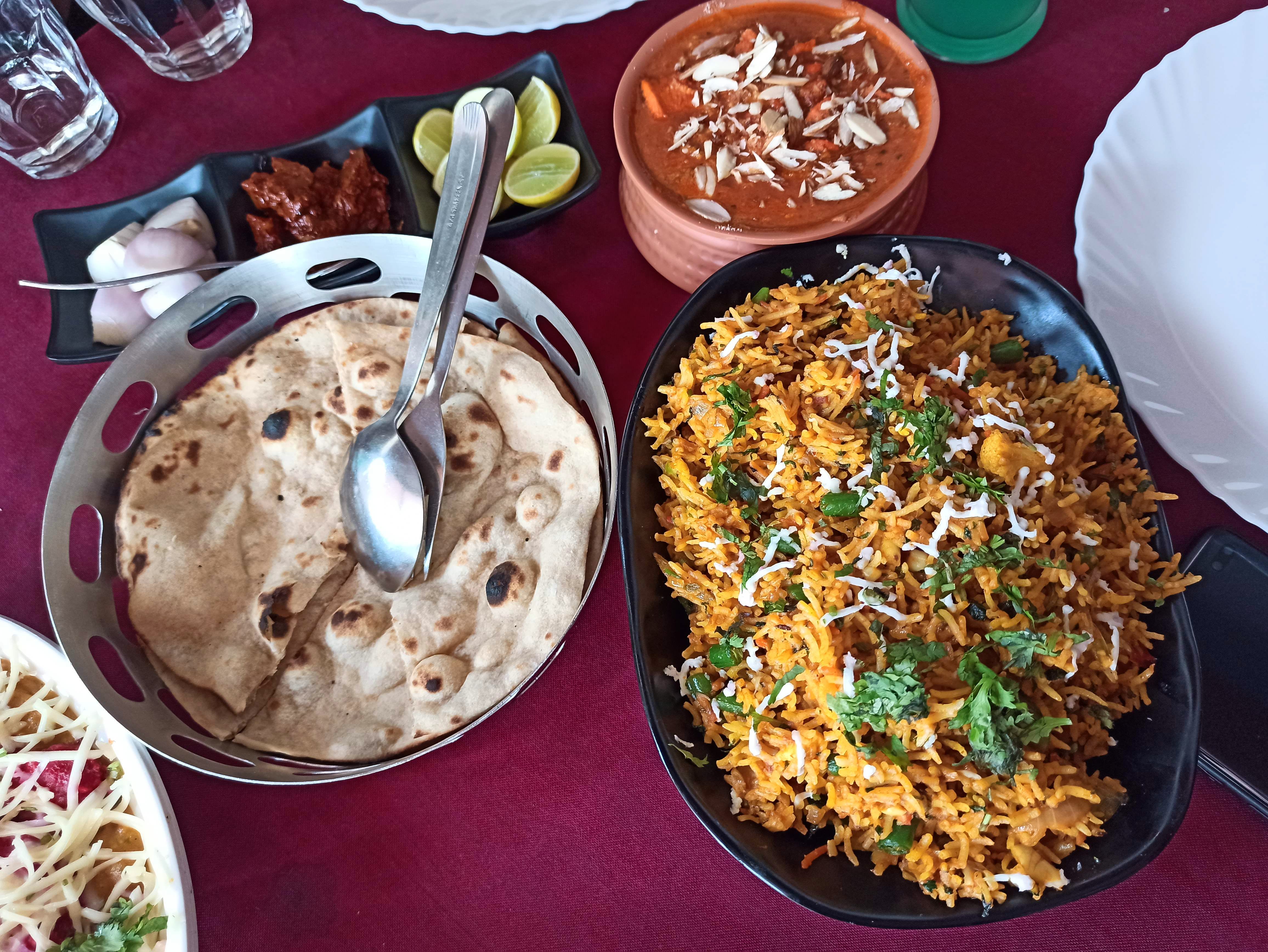 Dish,Food,Cuisine,Ingredient,Biryani,Produce,Indian cuisine,Meal,Recipe,Sindhi cuisine