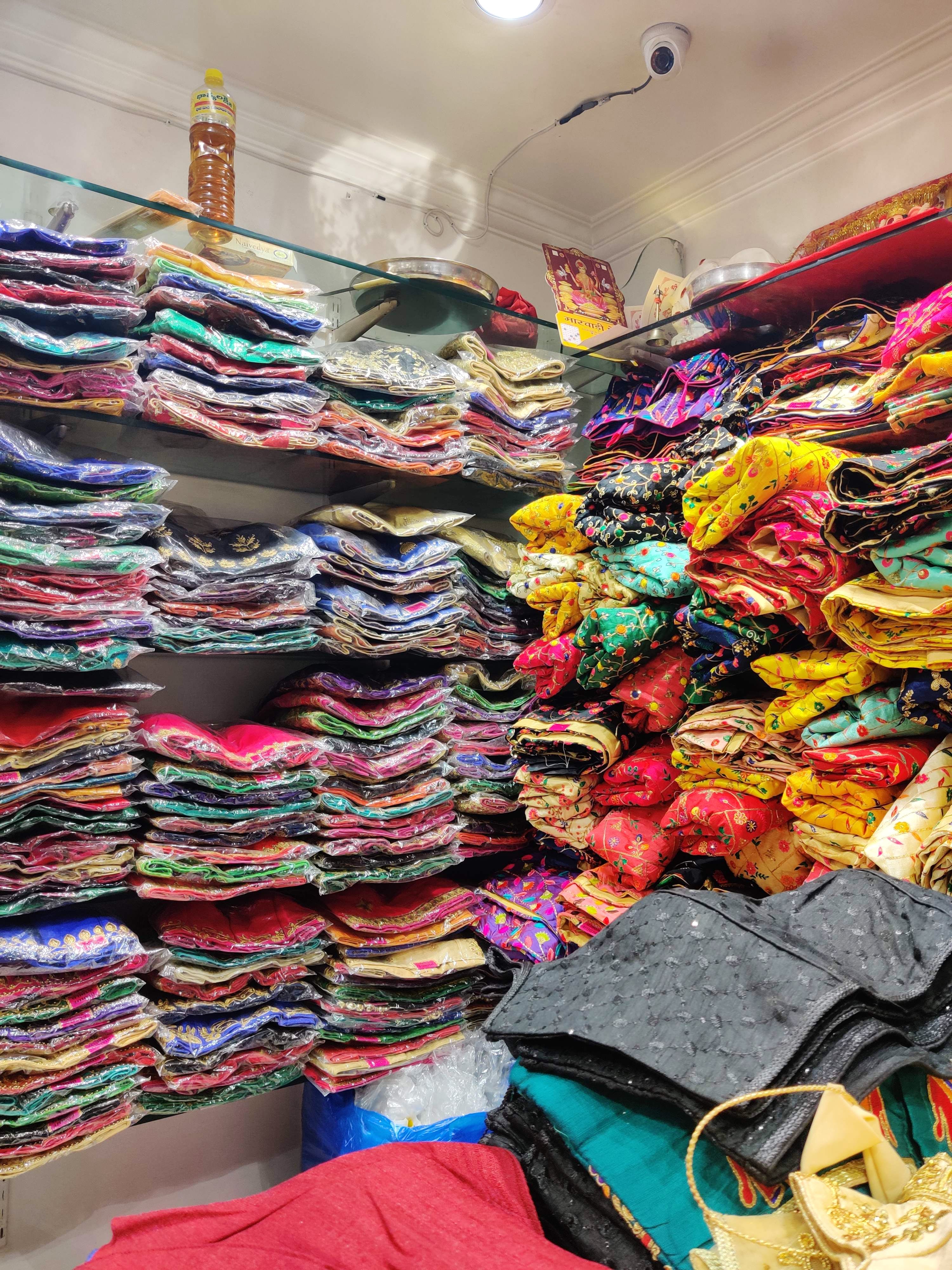 Clothing,Textile,Room,Wool,Bazaar,Dress,T-shirt,Selling,Market,Boutique