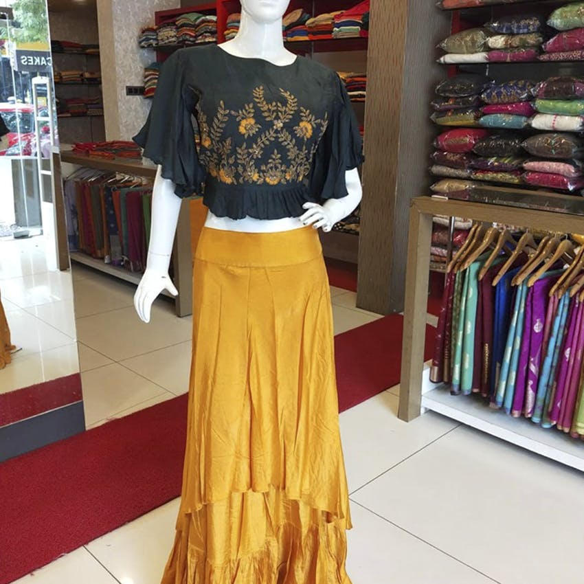 Party wear dresses in anna sale nagar