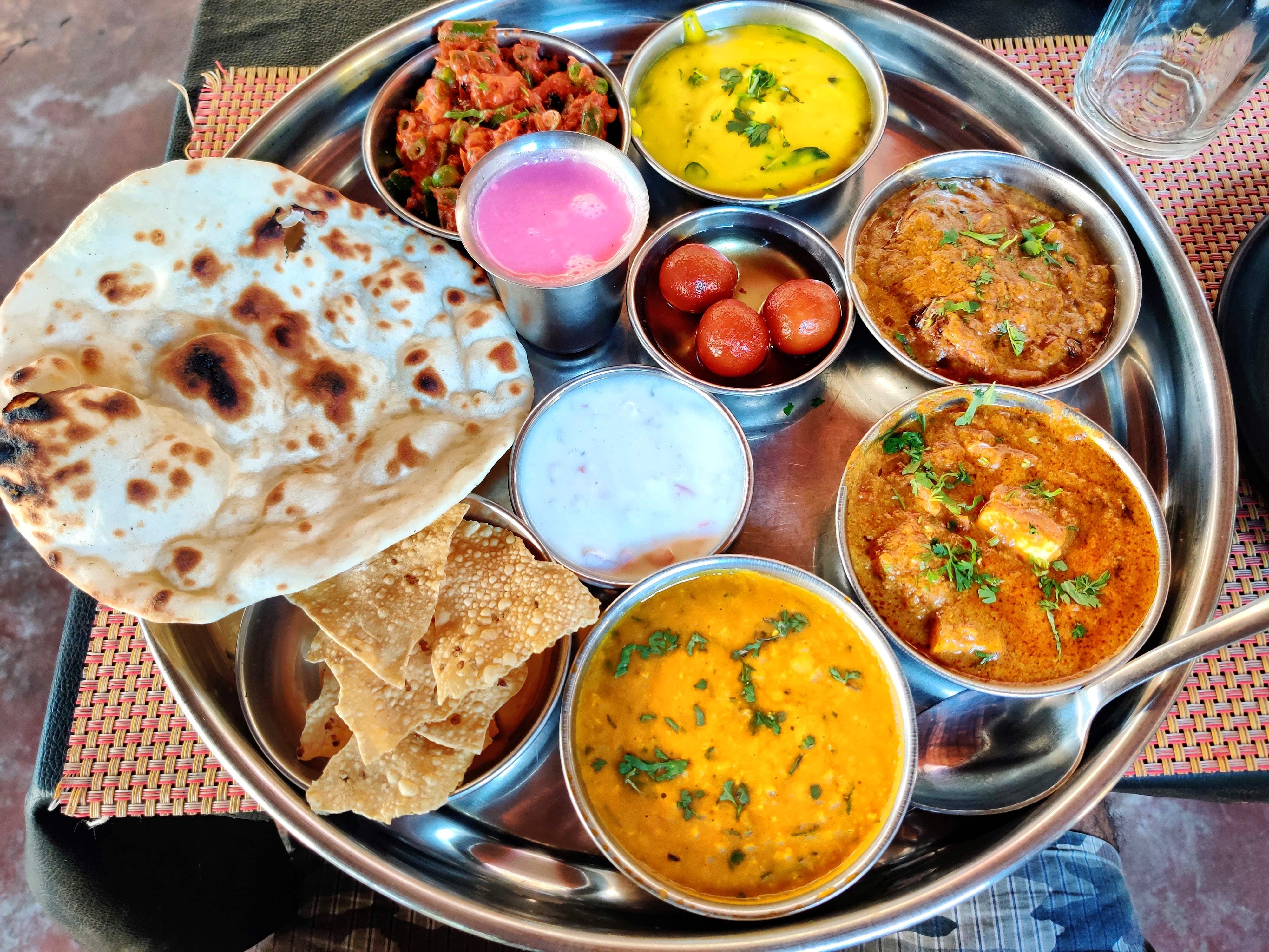 Dish,Food,Cuisine,Naan,Ingredient,Punjabi cuisine,Chapati,Roti,Raita,Sindhi cuisine