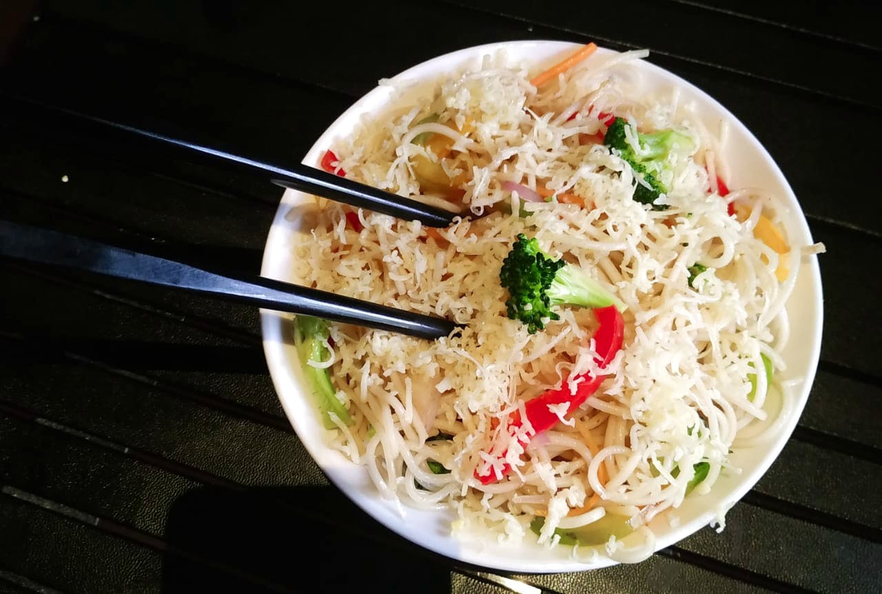 Food,Cuisine,Dish,Ingredient,Rice noodles,Recipe,Steamed rice,Produce,Rice,Chinese food