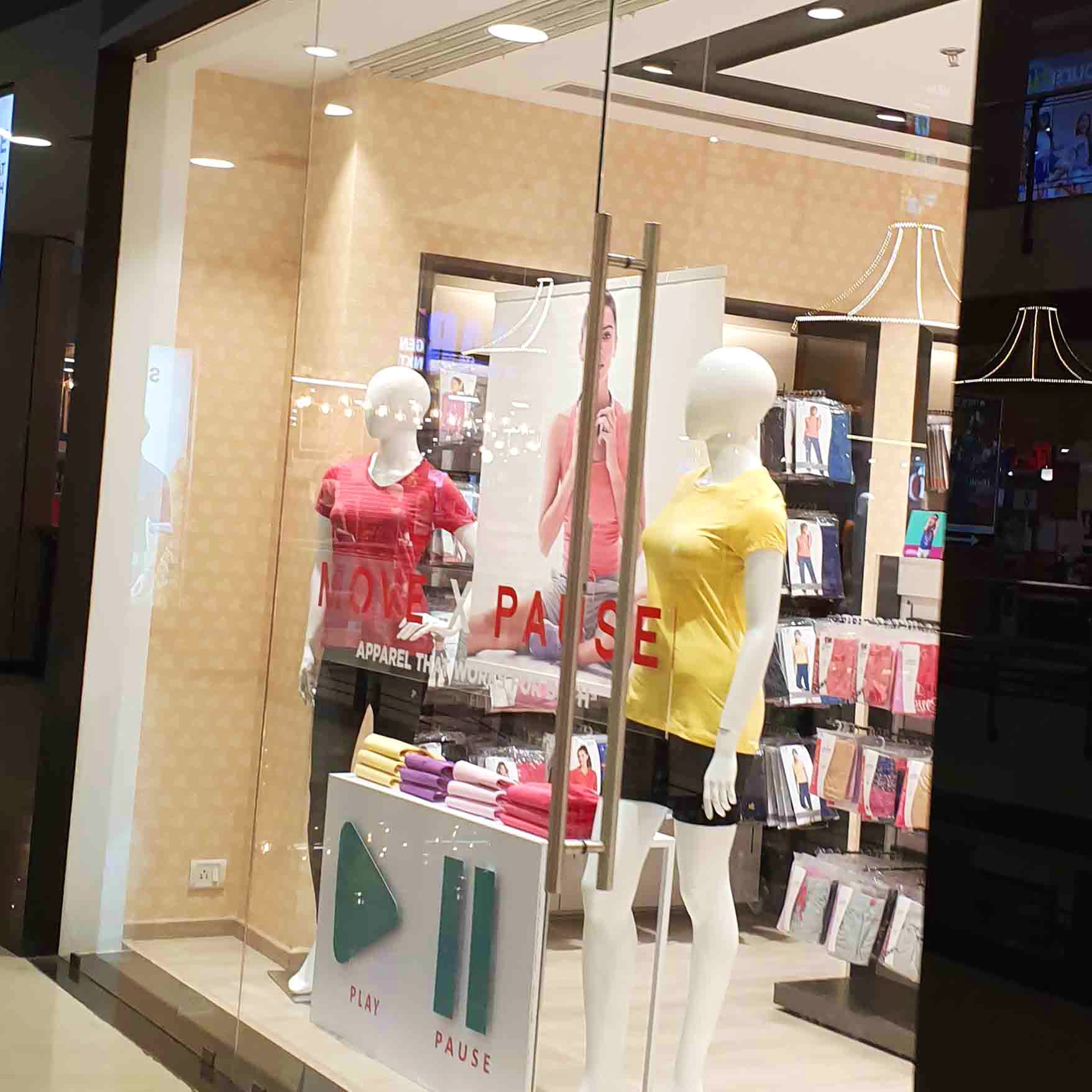 Display window,Display case,Snapshot,Boutique,Pink,Fashion,Retail,Mannequin,Window,Design