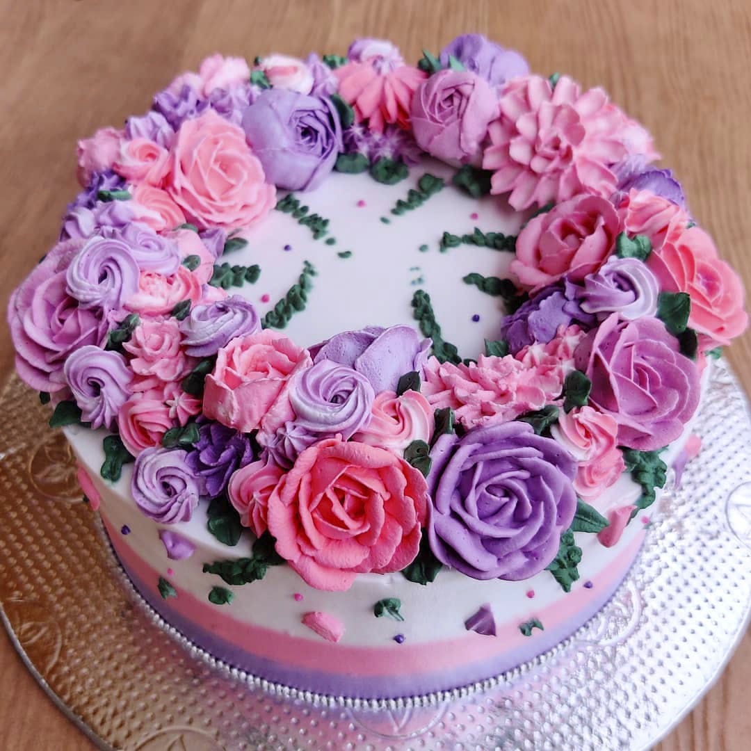 Pink,Cake,Cake decorating,Sugar paste,Buttercream,Icing,Birthday cake,Flower,Garden roses,Rose