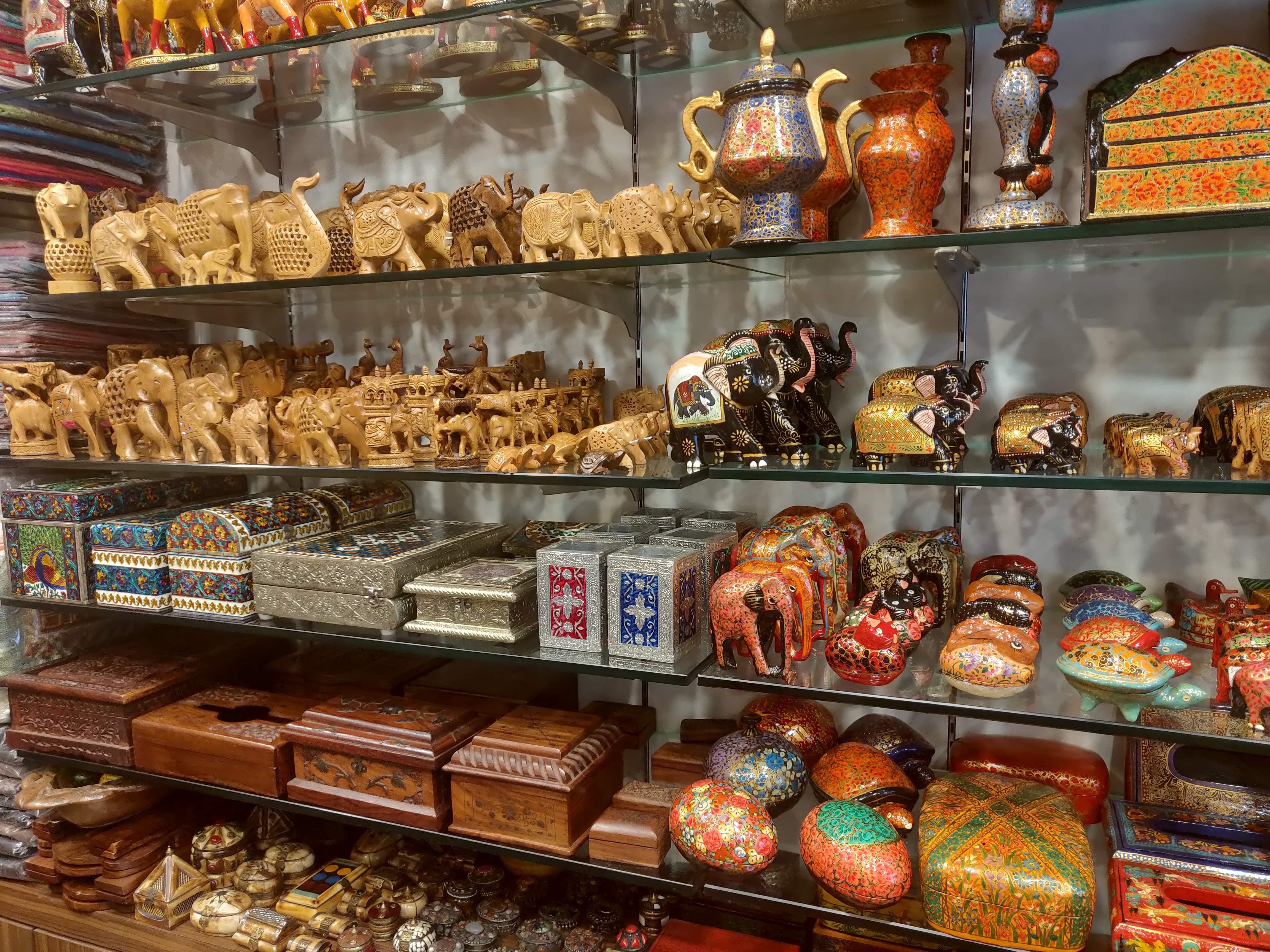 Bakery,Food,Pâtisserie,Delicatessen,Cuisine,Delicacy,Pastry,Display case,Baked goods,Snack