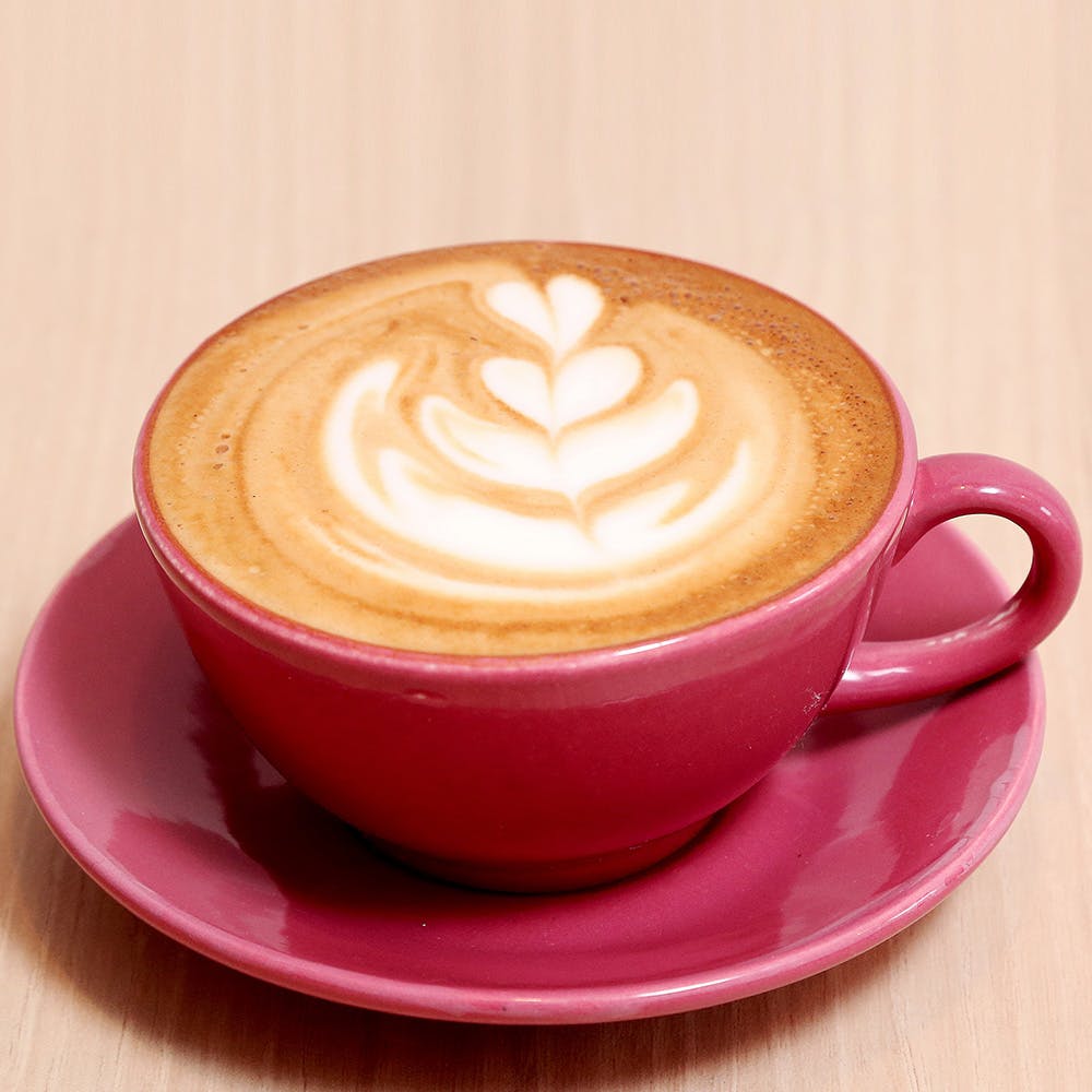 Latte,Flat white,Cup,Café au lait,Caffè macchiato,Wiener melange,Coffee cup,Coffee,Ristretto,Coffee milk