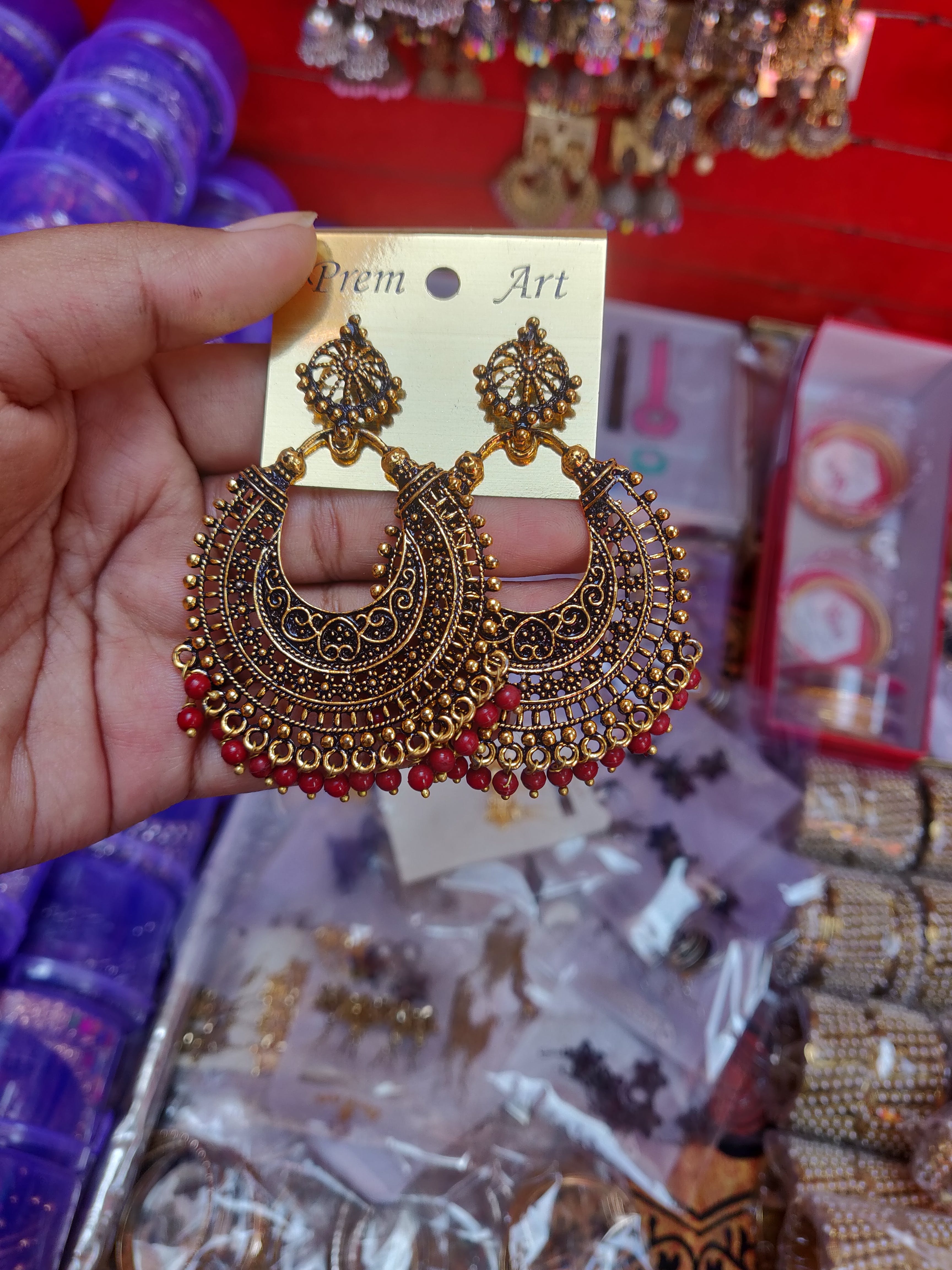 Gold,Design,Fashion accessory,Jewellery,Pattern,Bangle,Metal