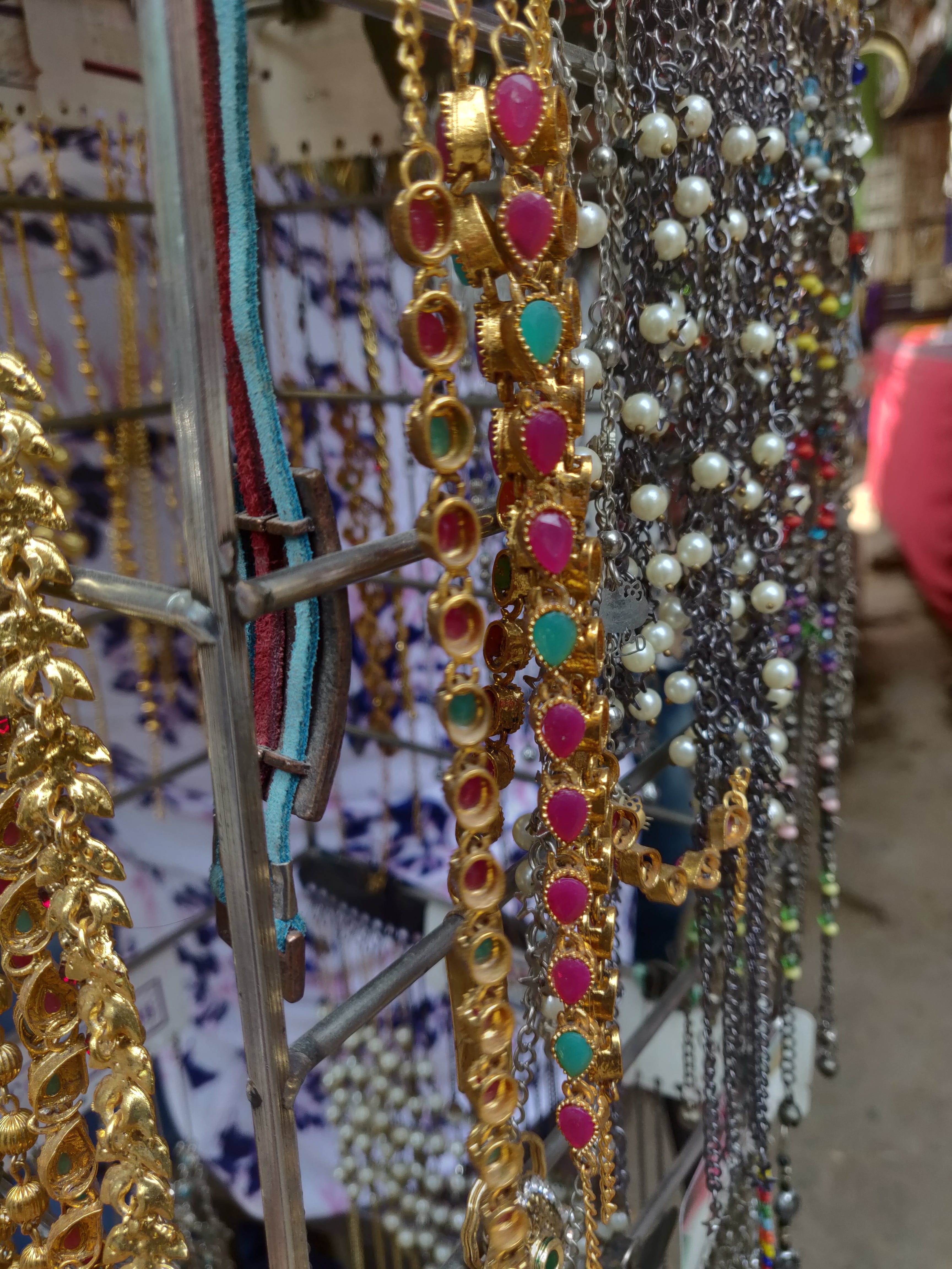 Koti Street Shopping|SultanBazar Street Shopping|Hyderabad Street  Shopping|Kurtis|Telugu|Hyndavi Rao - YouTube
