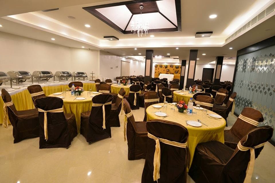 Restaurant,Property,Room,Building,Function hall,Interior design,Banquet,Table,Real estate,Event