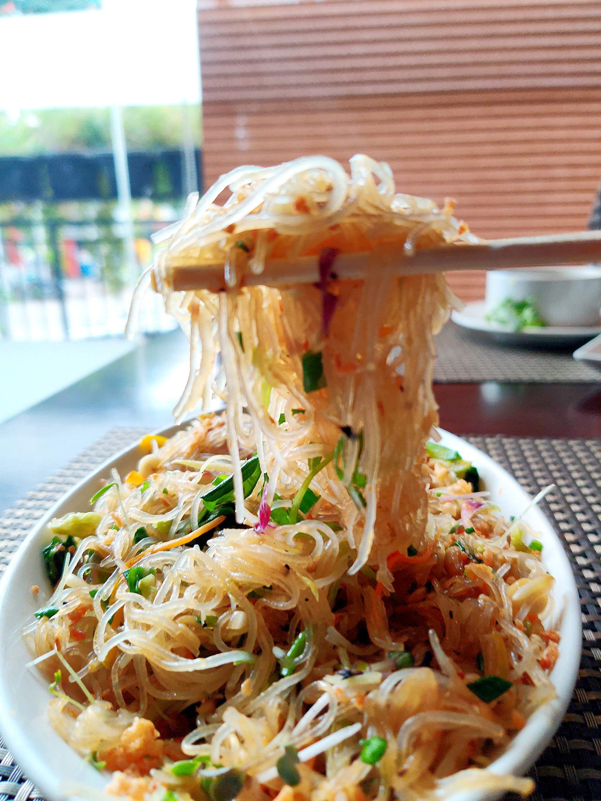 Dish,Food,Cuisine,Pad thai,Ingredient,Capellini,Rice noodles,Spaghetti,Noodle,Thai food