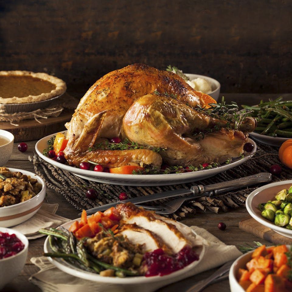 Dish,Cuisine,Food,Meal,Thanksgiving dinner,Hendl,Drunken chicken,Ingredient,Turkey meat,Roasting