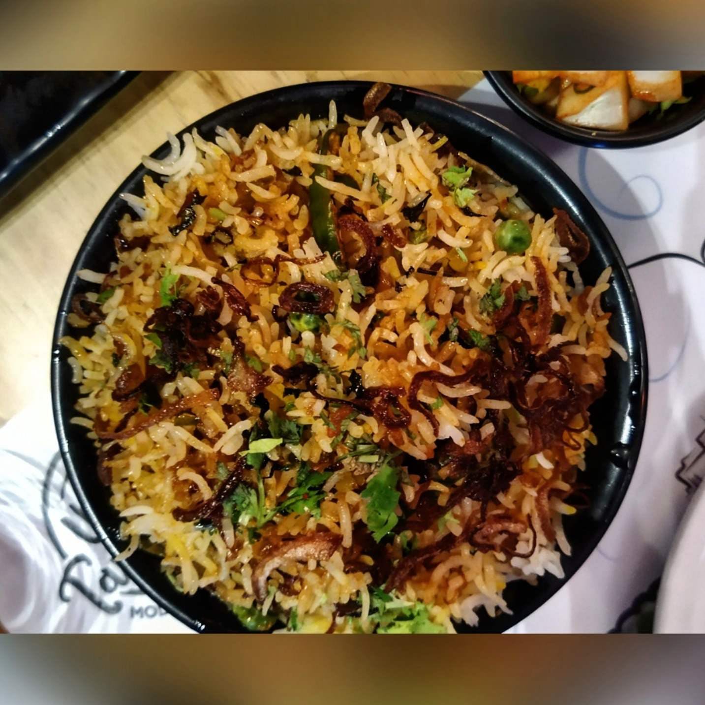 Dish,Spiced rice,Food,Cuisine,Biryani,Ingredient,Rice,Hyderabadi biriyani,Recipe,Basmati