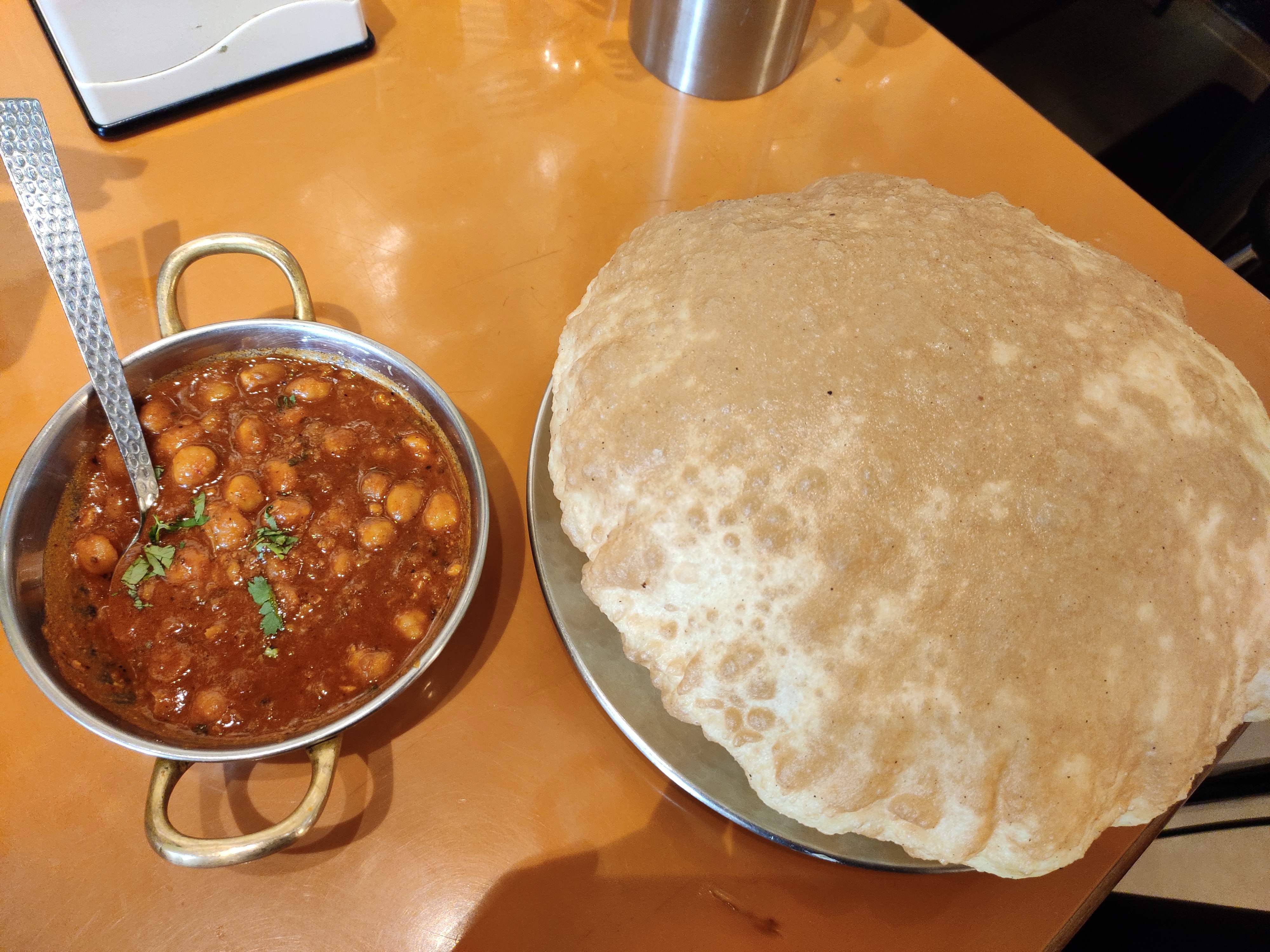Dish,Food,Cuisine,Ingredient,Roti,Chapati,Chole bhature,Indian cuisine,Punjabi cuisine,Naan