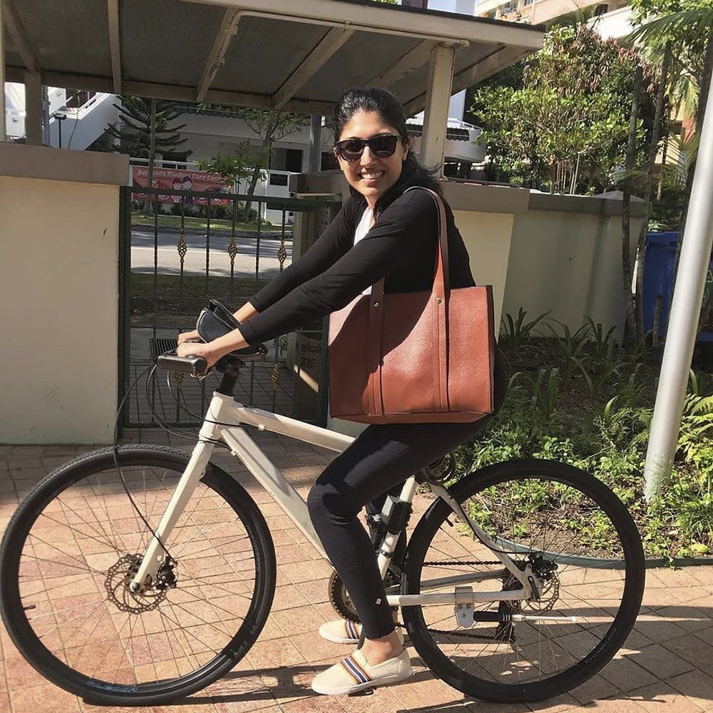 Land vehicle,Bicycle,Vehicle,Bicycle wheel,Bicycle part,Bicycle frame,Bicycle saddle,Bicycle drivetrain part,Bicycle fork,Spoke