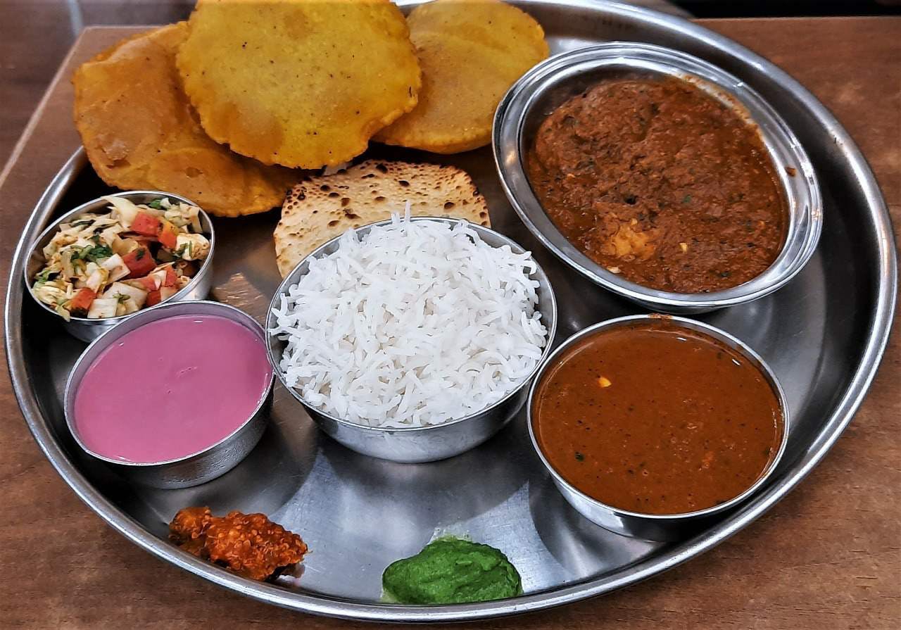 Dish,Food,Cuisine,Ingredient,Meal,Raita,Punjabi cuisine,Fried food,Indian cuisine,Maharashtrian cuisine