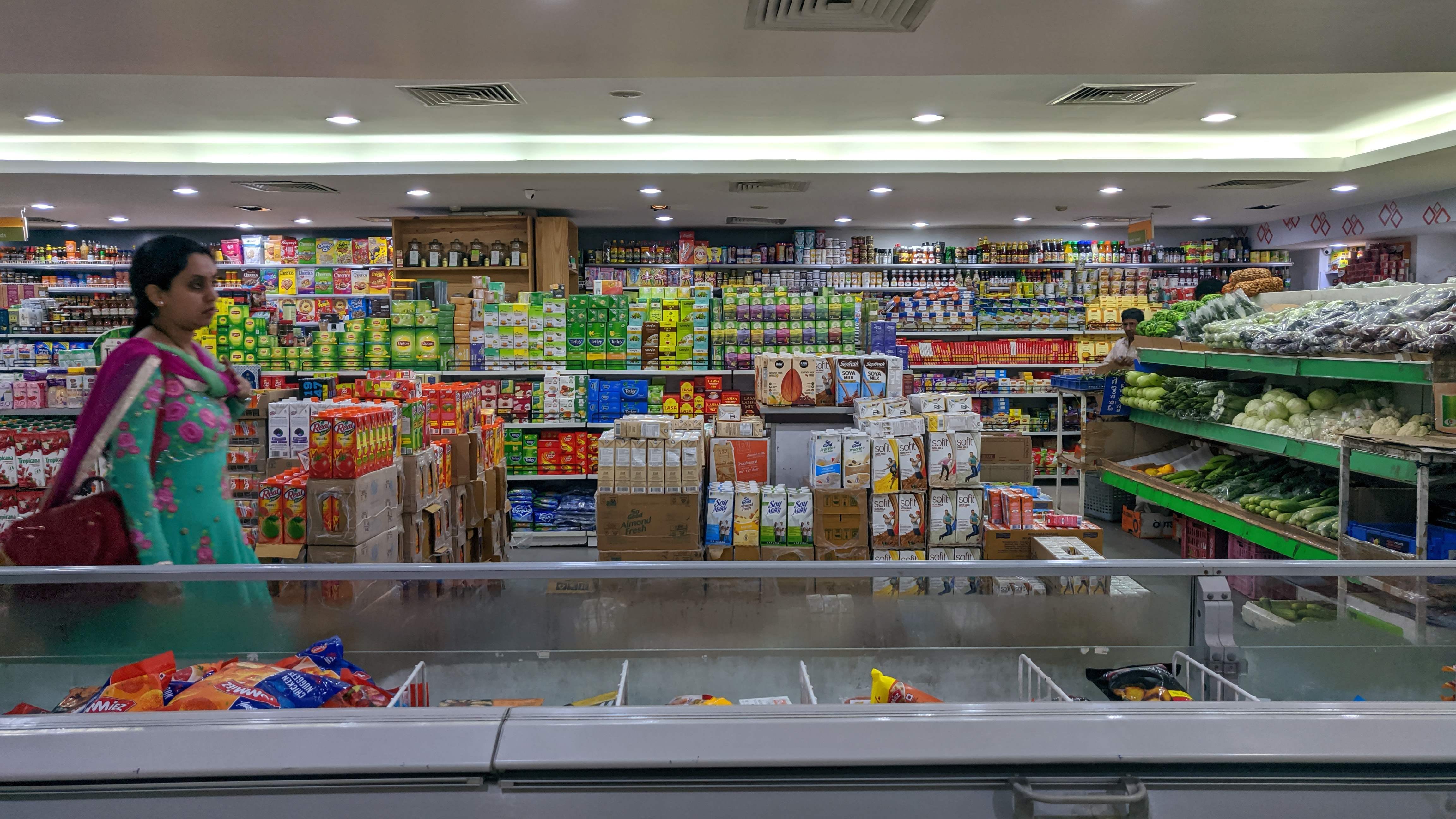 Supermarket,Retail,Convenience store,Grocery store,Convenience food,Building,Product,Trade,Customer,Grocer