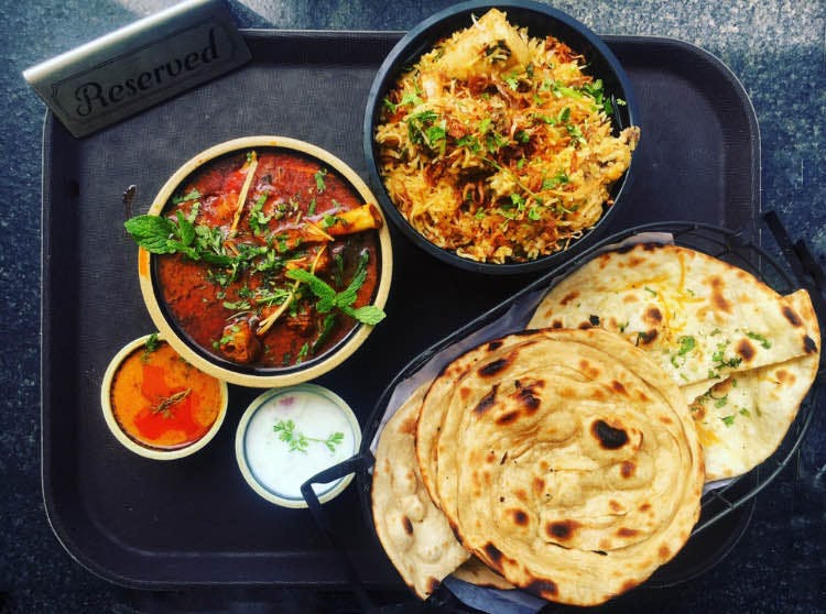 Dish,Food,Cuisine,Naan,Ingredient,Roti,Punjabi cuisine,Chapati,Paratha,Curry